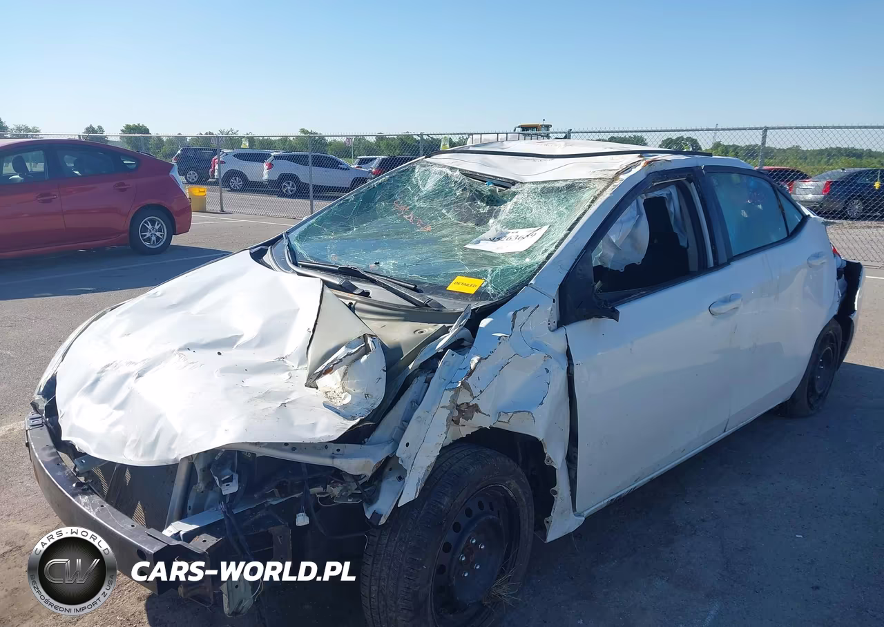 2017 Toyota Corolla Le VIN:5YFBURHE2HP625647 - 6