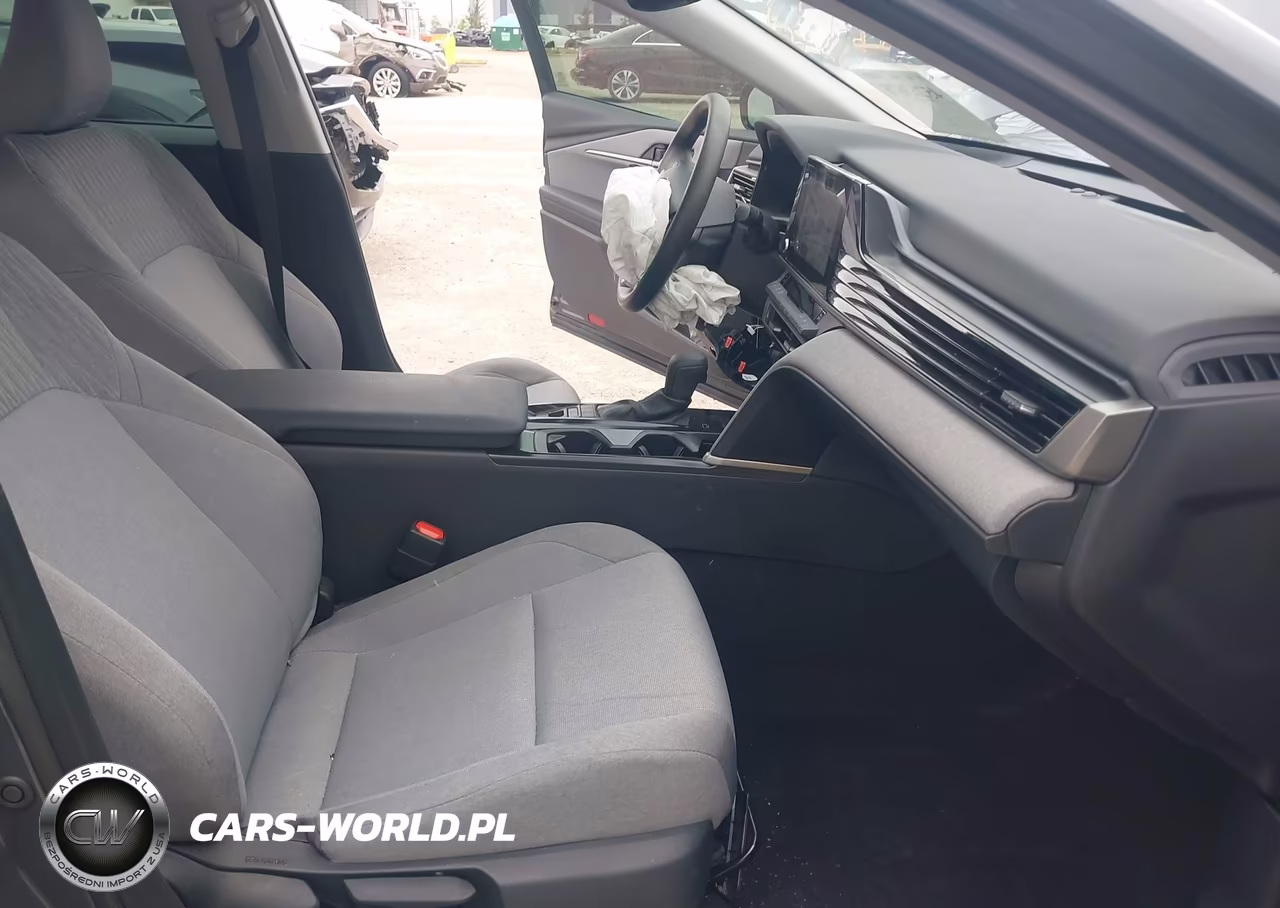 2025 Toyota Camry Le VIN:4T1DAACKXSU615728 - 5