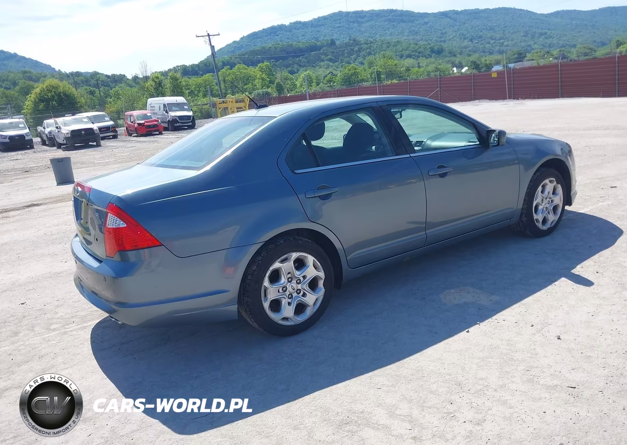 2011 Ford Fusion Se VIN:3FAHP0HA1BR266146 - 4