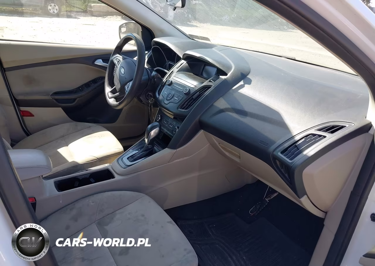 2018 Ford Focus Se VIN:1FADP3F27JL241969 - 5