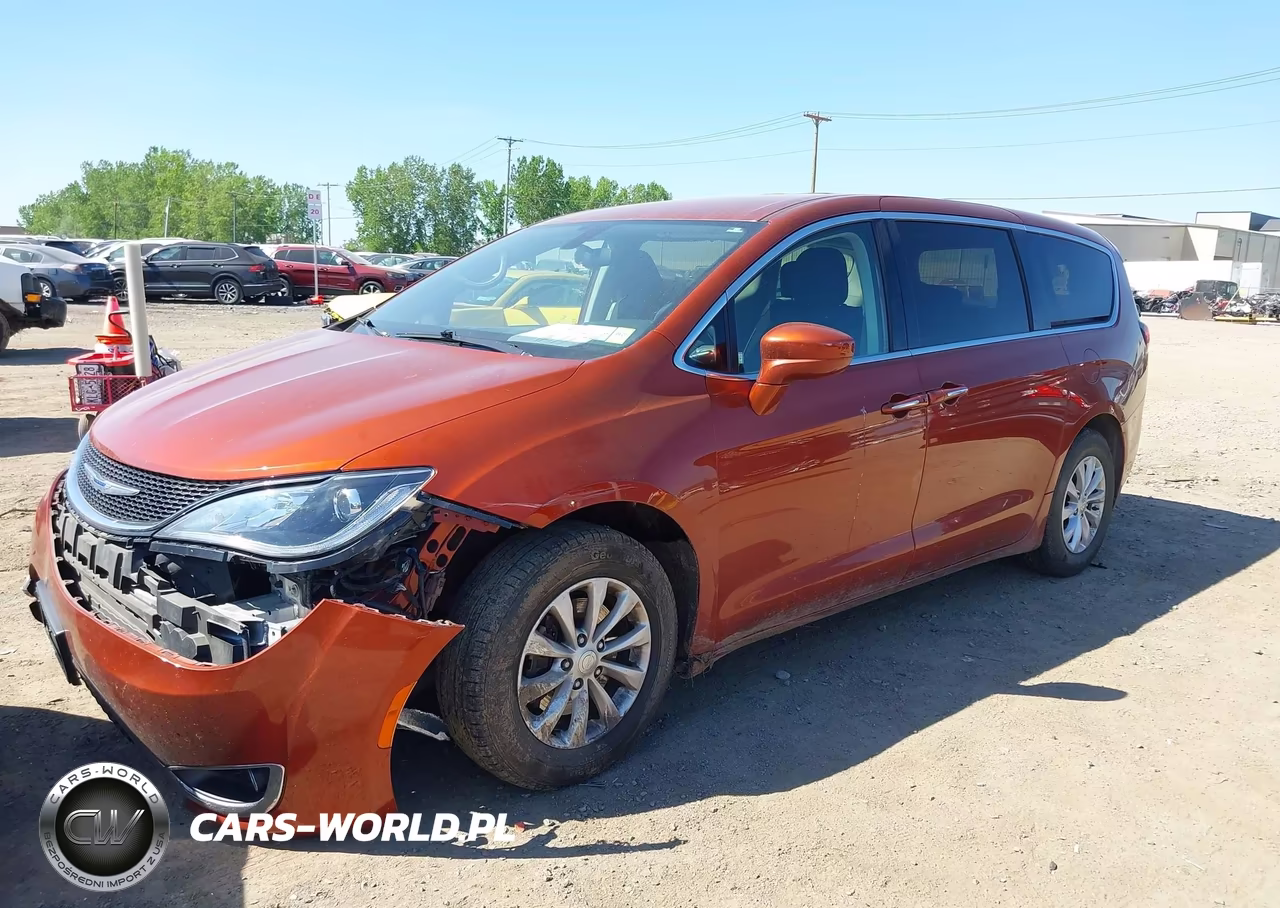 2018 Chrysler Pacifica Touring Plus VIN:2C4RC1FG8JR350458 - 2