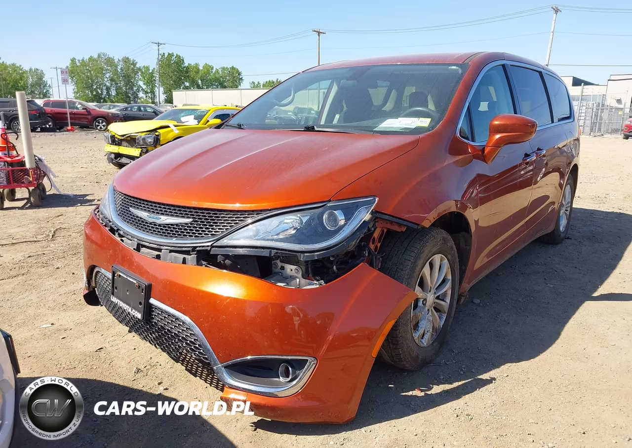 2018 Chrysler Pacifica Touring Plus VIN:2C4RC1FG8JR350458 - 6