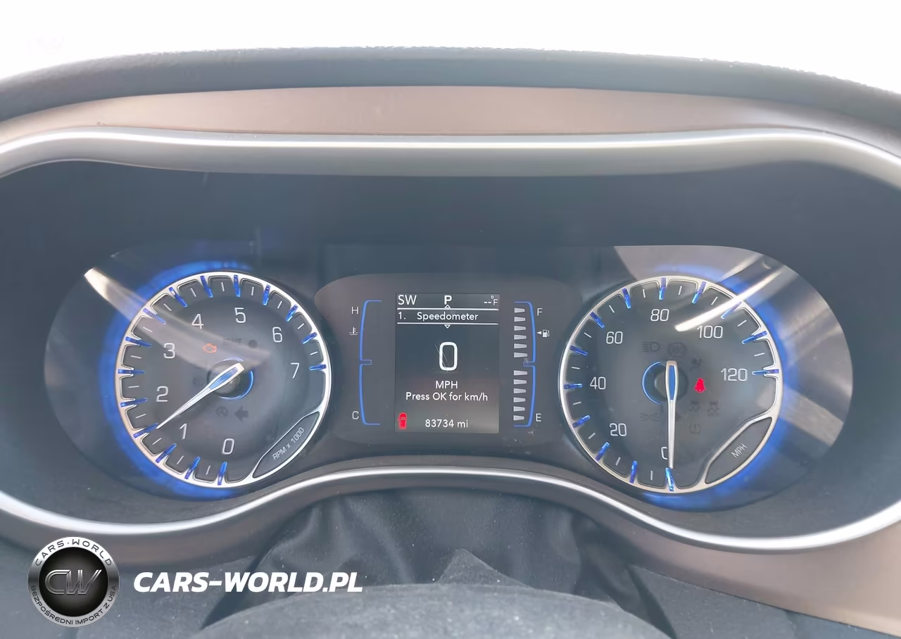 2018 Chrysler Pacifica Touring Plus VIN:2C4RC1FG8JR350458 - 7