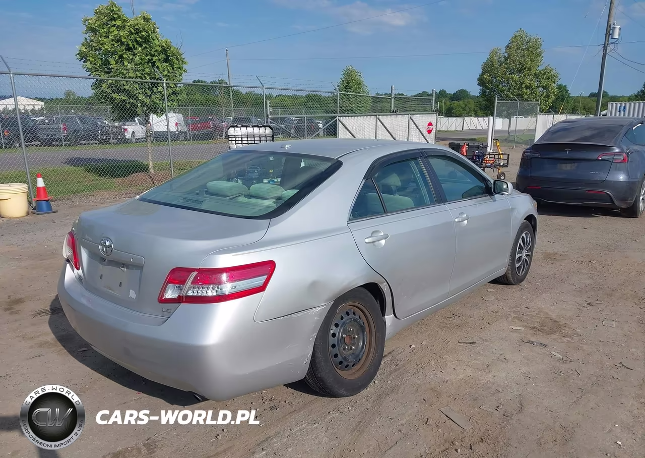 2011 Toyota Camry Le VIN:4T1BF3EKXBU144309 - 4