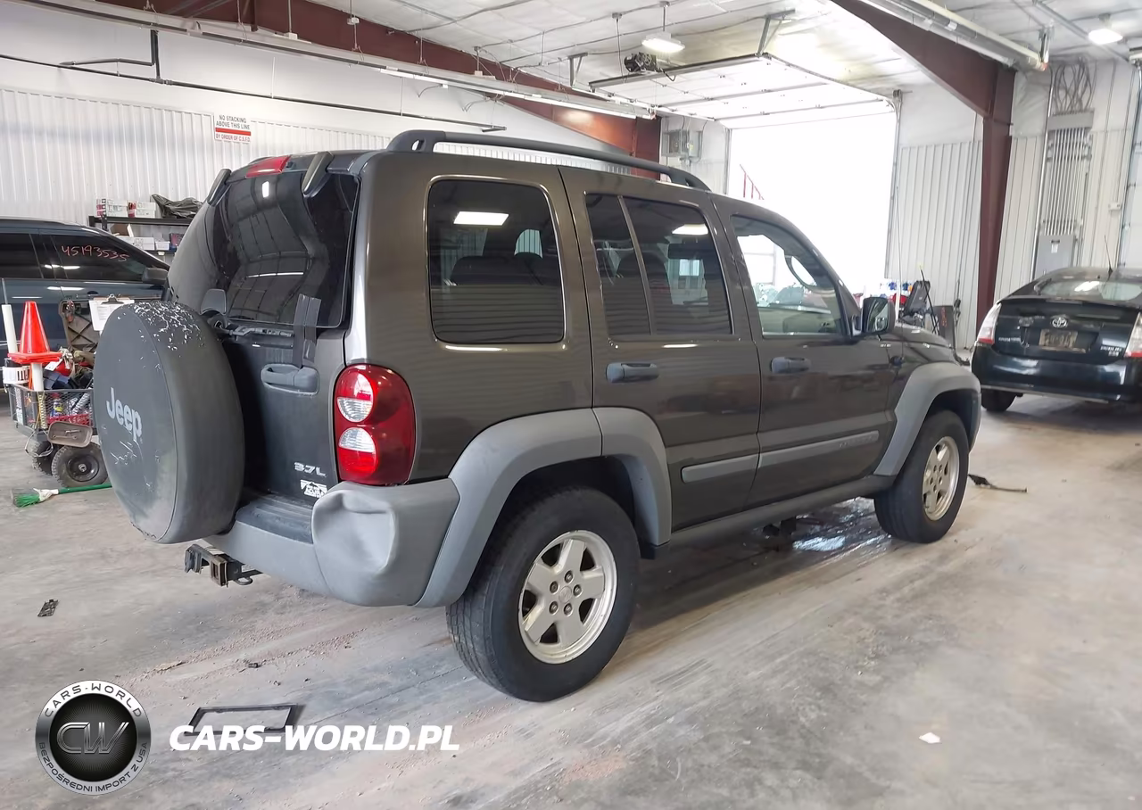 2005 Jeep Liberty Sport VIN:1J4GL48K65W705855 - 4