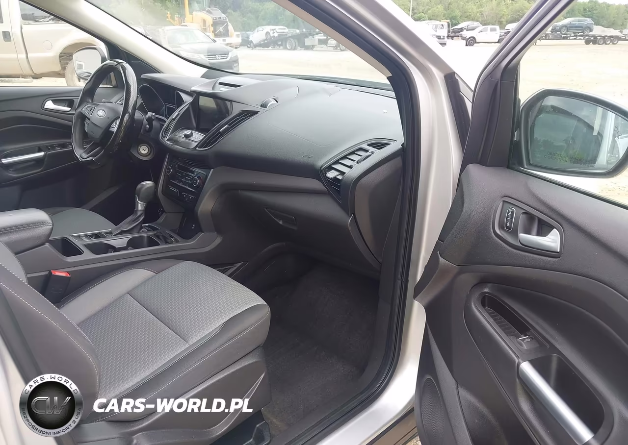 2017 Ford Escape Se VIN:1FMCU9GD0HUE98666 - 5