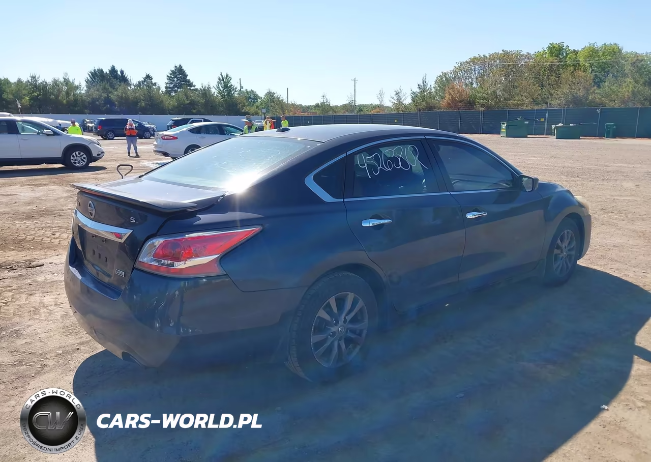 2015 Nissan Altima 2.5 S VIN:1N4AL3AP1FC492236 - 4