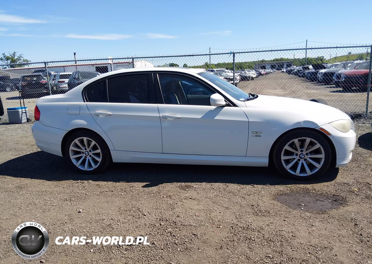 2011 BMW 328I xDrive VIN:WBAPK5G51BNN28544 - 13