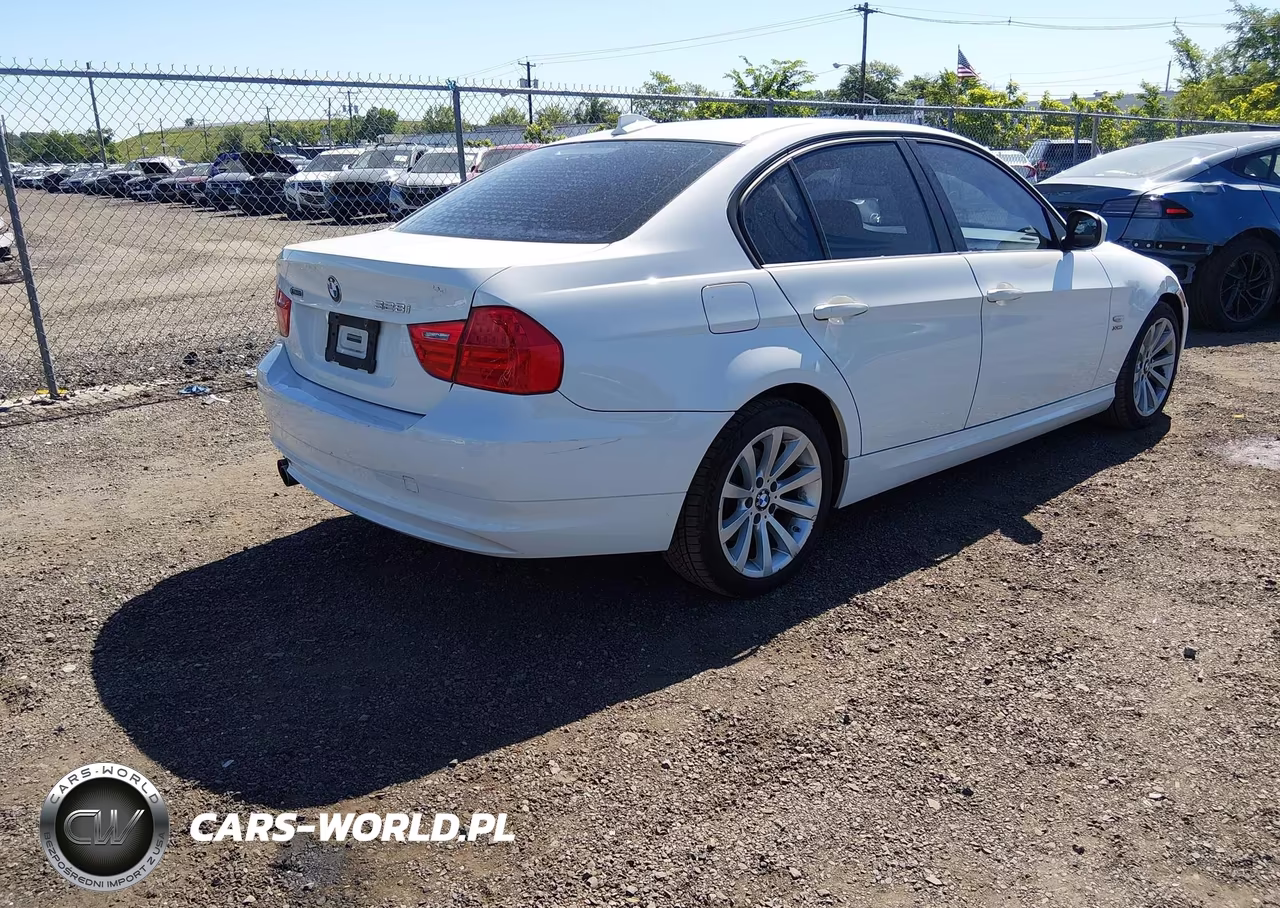 2011 BMW 328I xDrive VIN:WBAPK5G51BNN28544 - 4