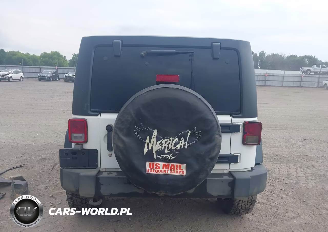 2013 Jeep Wrangler Unlimited Sport VIN:1C4BJWDG4DL505527 - 16