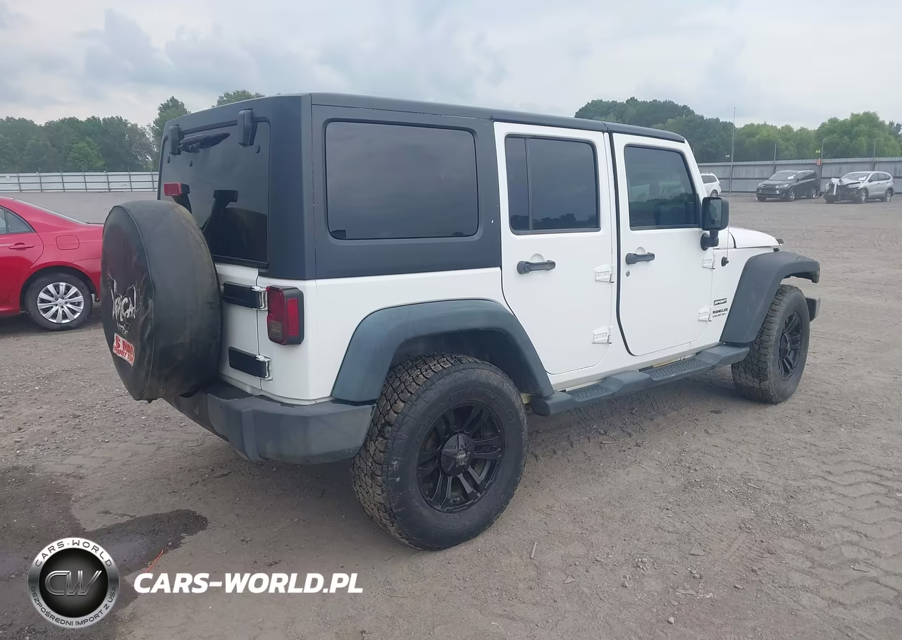 2013 Jeep Wrangler Unlimited Sport VIN:1C4BJWDG4DL505527 - 4