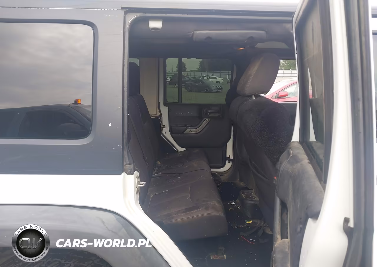 2013 Jeep Wrangler Unlimited Sport VIN:1C4BJWDG4DL505527 - 8