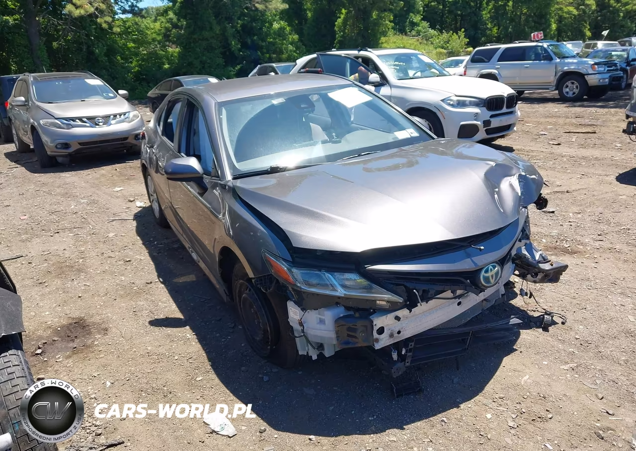 2022 Toyota Camry Le Hybrid – zdjęcie 1 z 15