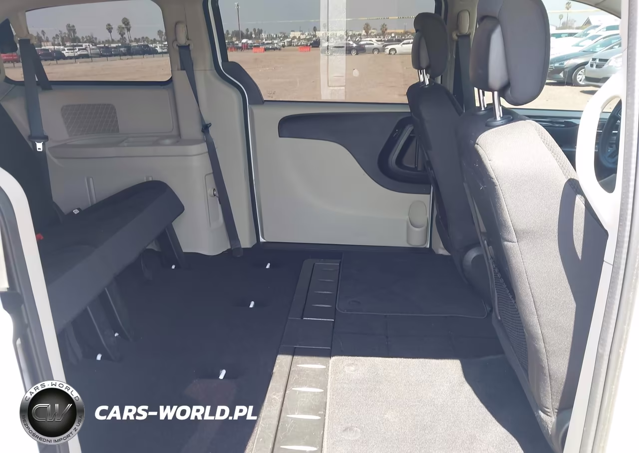 2018 Dodge Grand Caravan Se VIN:2C4RDGBG1JR313015 - 8