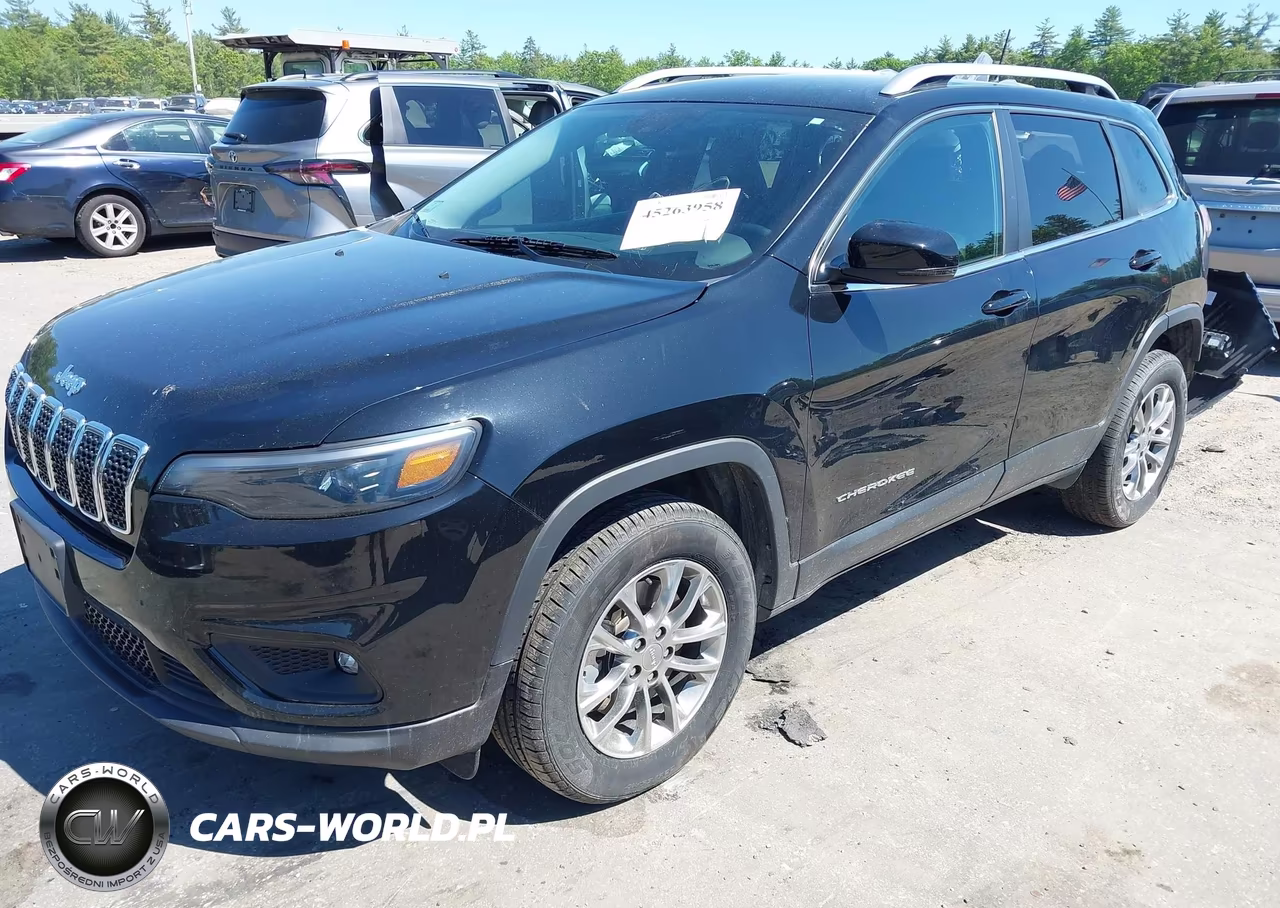 2021 Jeep Cherokee Latitude Plus 4X4 VIN:1C4PJMLB2MD158645 - 2