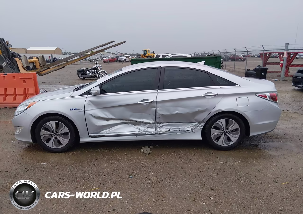 2015 Hyundai Sonata Hybrid Limited VIN:KMHEC4A46FA121586 - 15