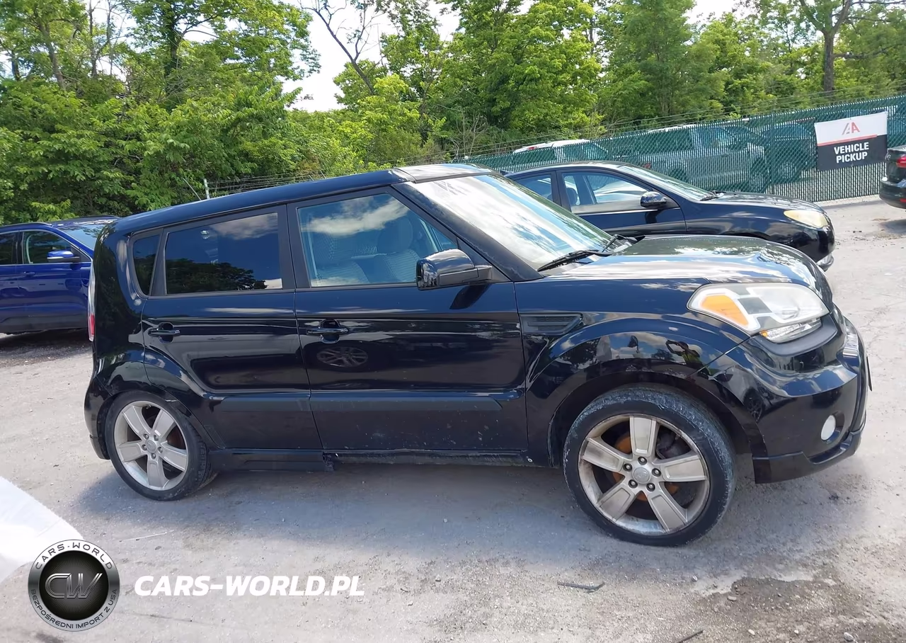 2011 Kia Soul Base VIN:KNDJT2A23B7279865 - 13