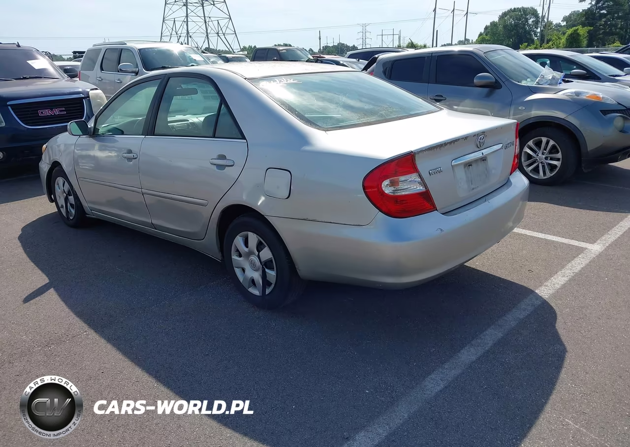 2004 Toyota Camry Le VIN:4T1BE32K84U928286 - 3