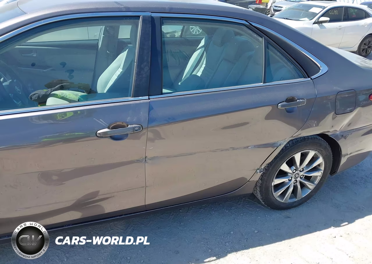 2015 Toyota Camry Xle VIN:4T4BF1FKXFR480220 - 17