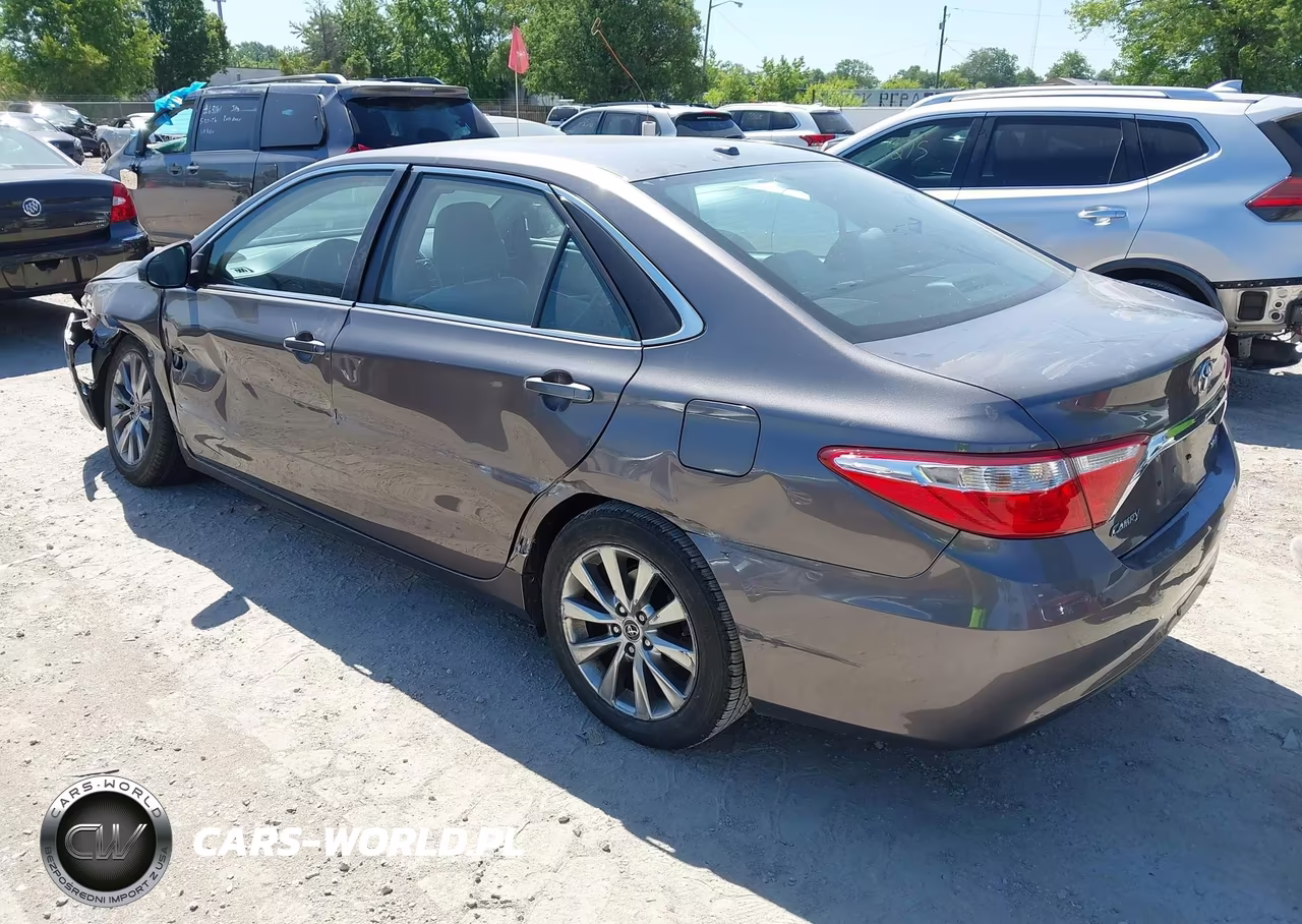 2015 Toyota Camry Xle VIN:4T4BF1FKXFR480220 - 3