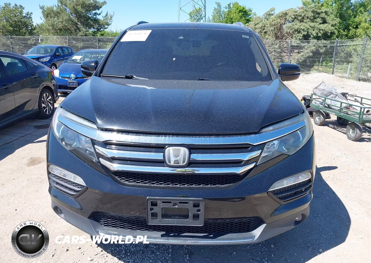 2017 Honda Pilot Touring VIN:5FNYF6H9XHB105374 - 13