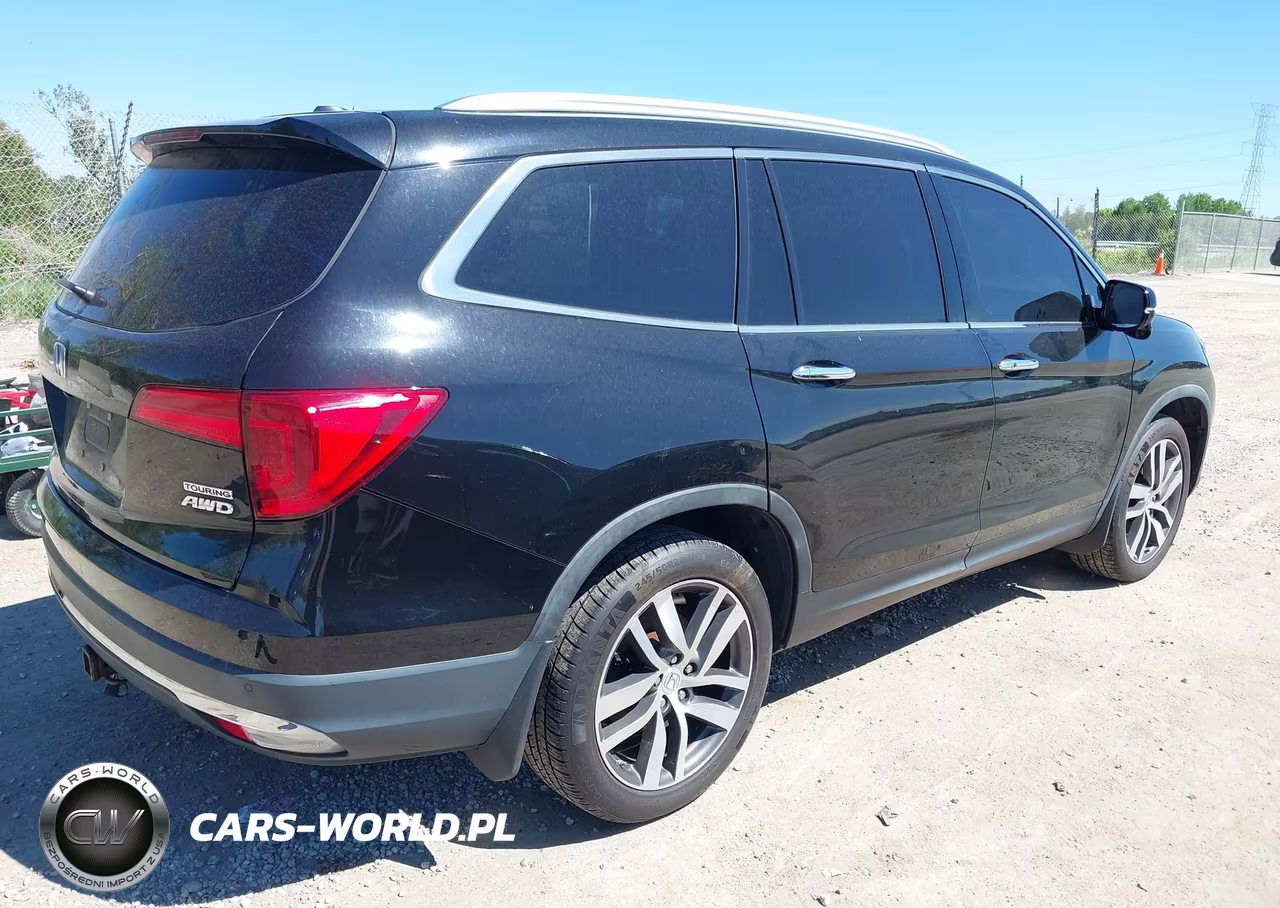 2017 Honda Pilot Touring VIN:5FNYF6H9XHB105374 - 4