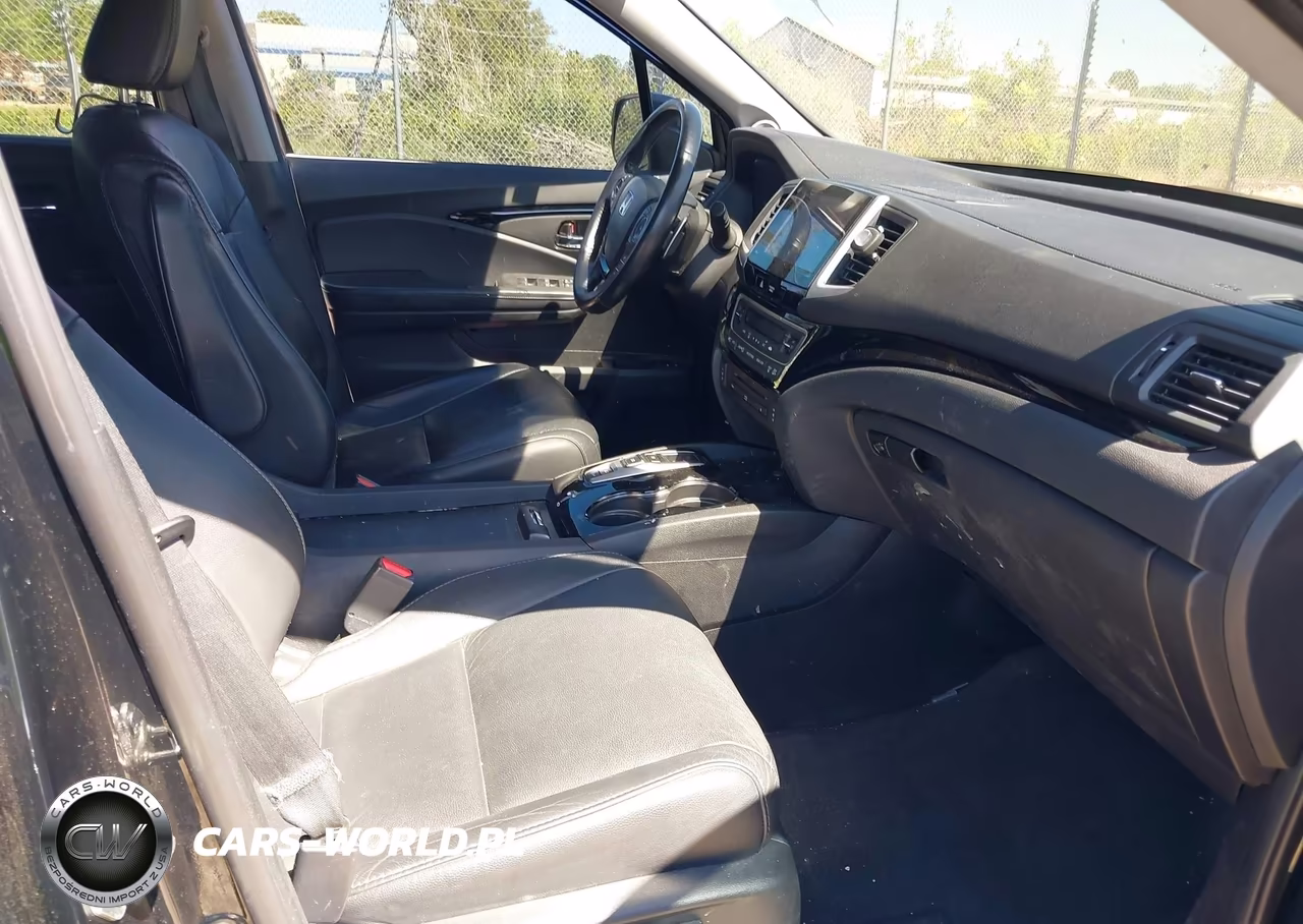 2017 Honda Pilot Touring VIN:5FNYF6H9XHB105374 - 5