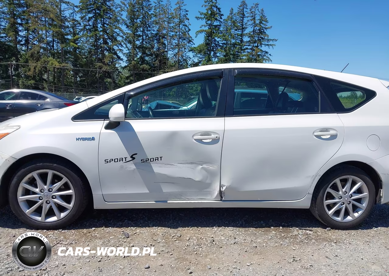 2013 Toyota Prius V Five VIN:JTDZN3EU3D3258667 - 14