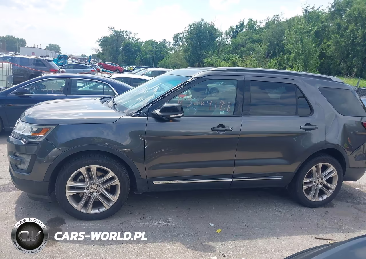 2017 Ford Explorer Xlt VIN:1FM5K7D82HGA53984 - 14