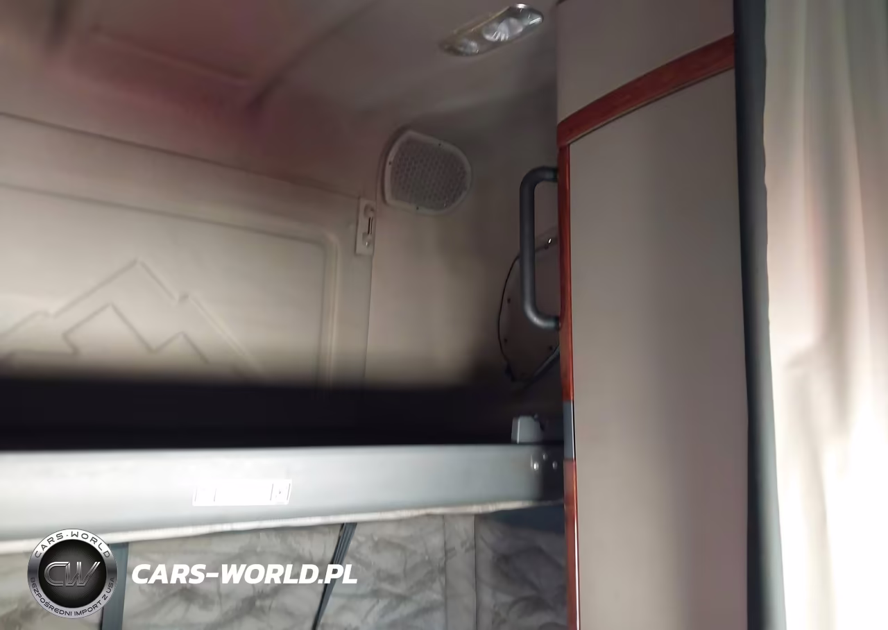 2015 Freightliner Cascadia 125 VIN:3AKJGLD55FSGP3011 - 13