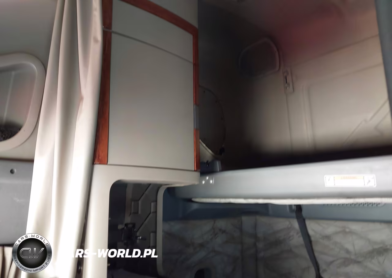 2015 Freightliner Cascadia 125 VIN:3AKJGLD55FSGP3011 - 14