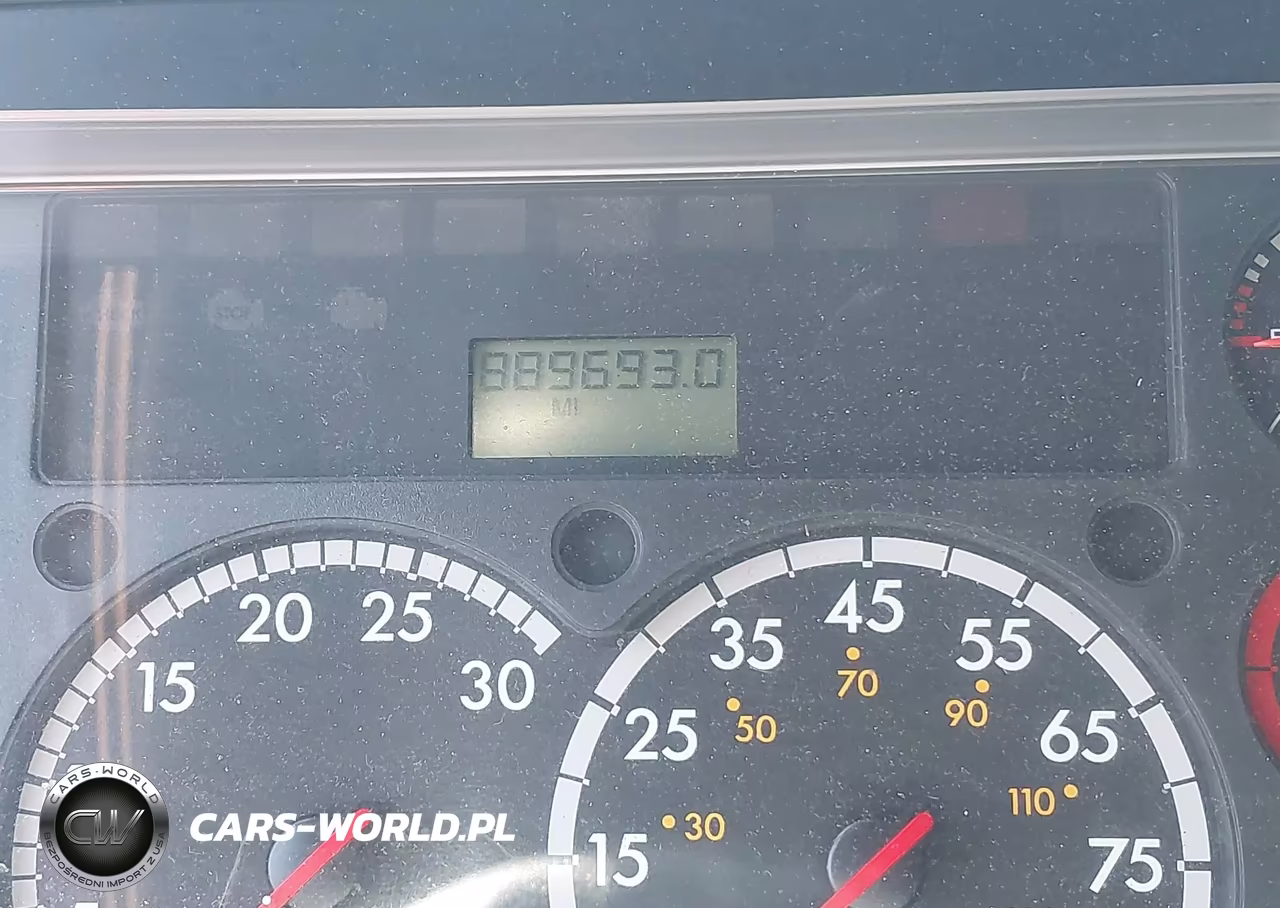2015 Freightliner Cascadia 125 VIN:3AKJGLD55FSGP3011 - 5