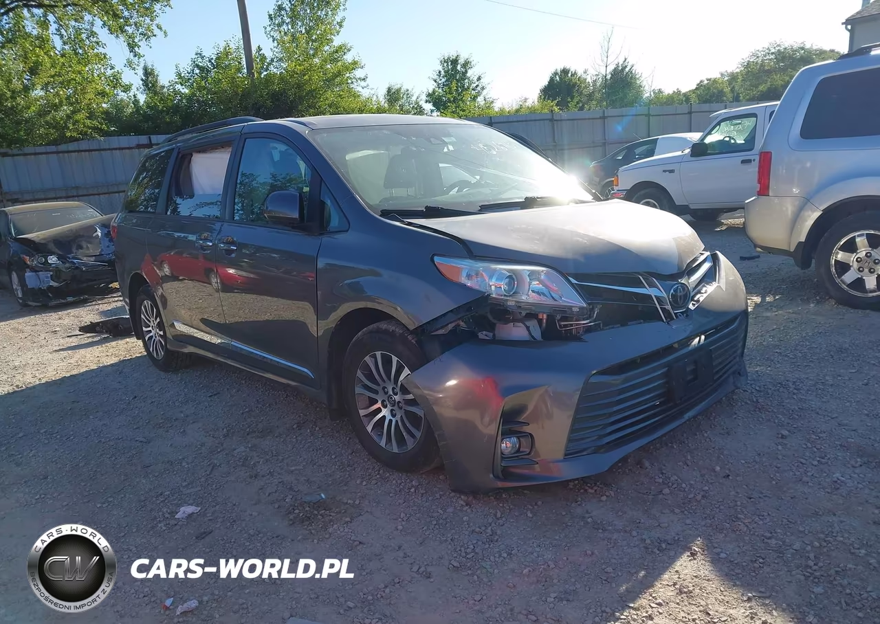 2019 Toyota Sienna Xle 8 Passenger