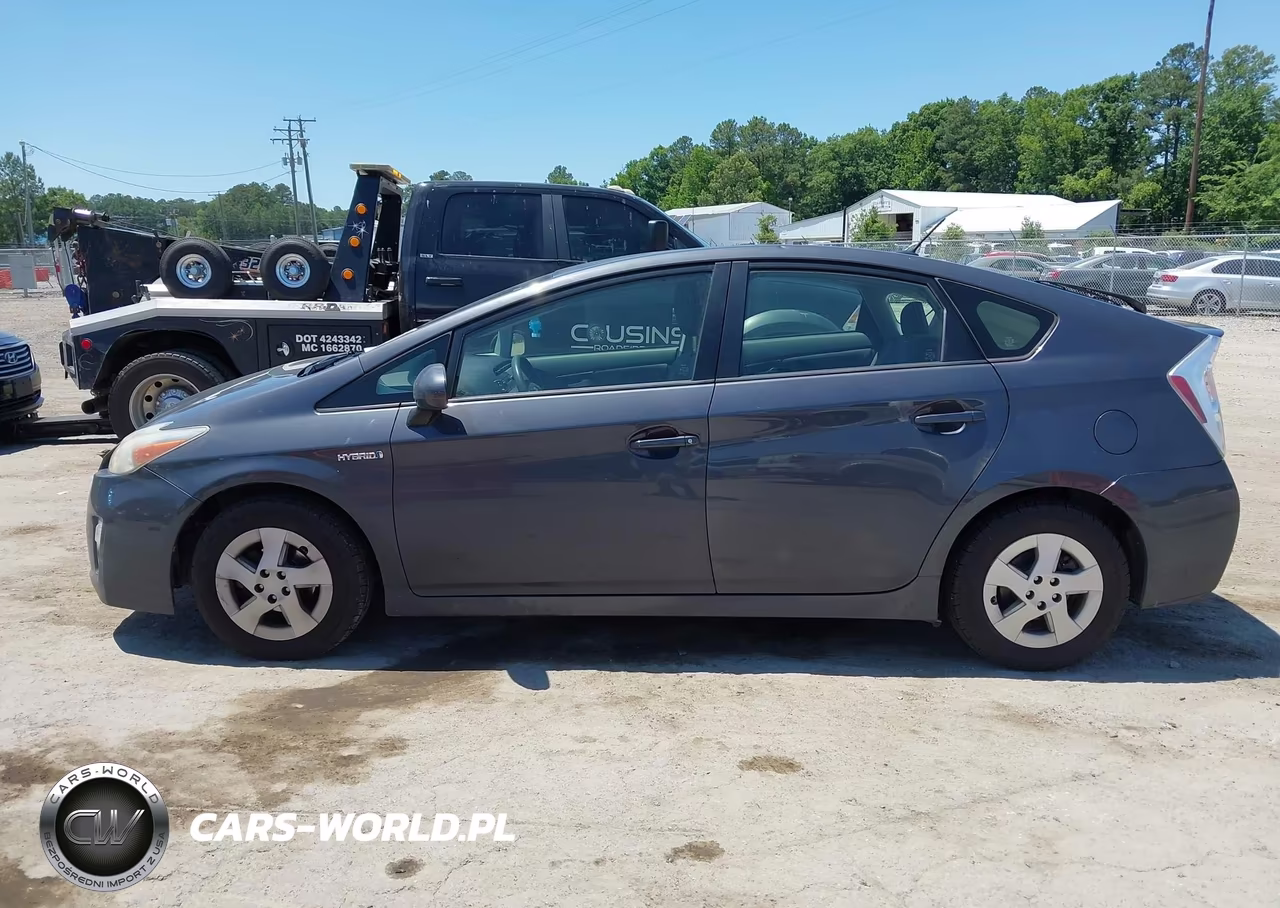 2011 Toyota Prius Three VIN:JTDKN3DU5B5312040 - 14
