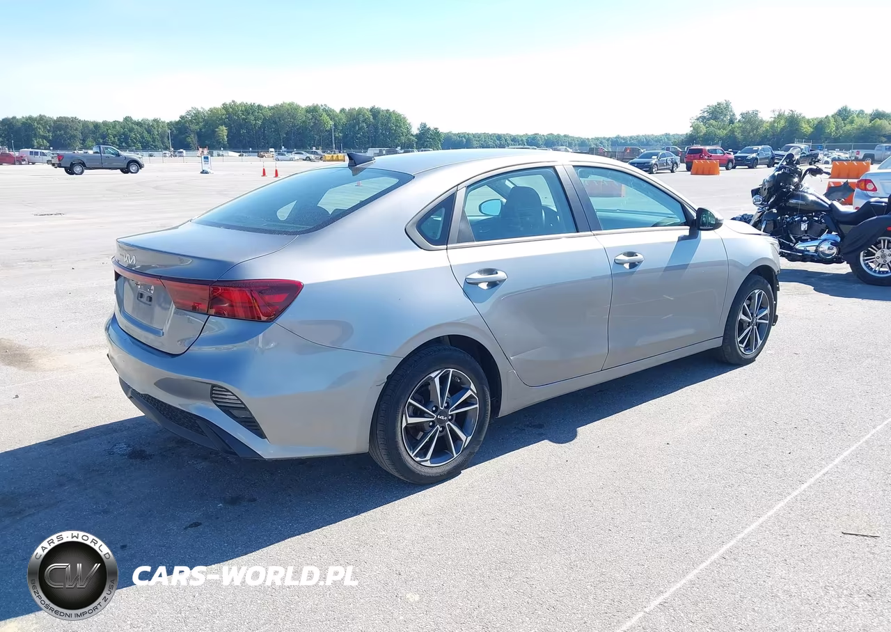2024 Kia Forte Lxs VIN:3KPF24AD3RE819716 - 4