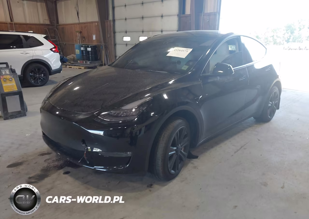 2023 Tesla Model Y VIN:7SAYGDEE8PA105570 - 2