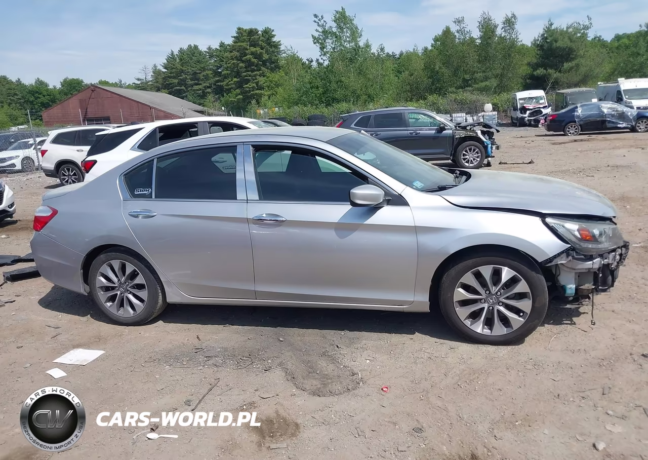 2015 Honda Accord Sport VIN:1HGCR2F57FA158406 - 14