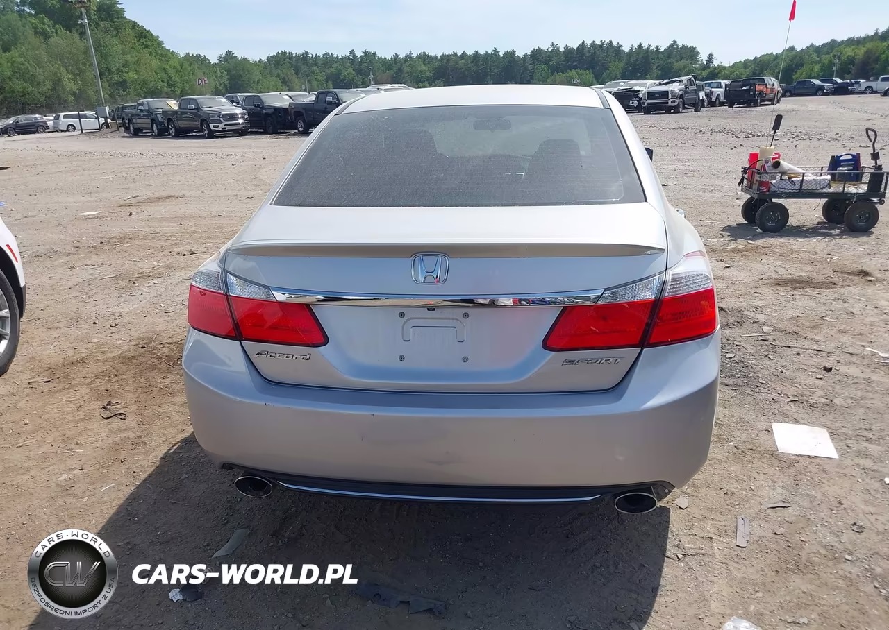 2015 Honda Accord Sport VIN:1HGCR2F57FA158406 - 17