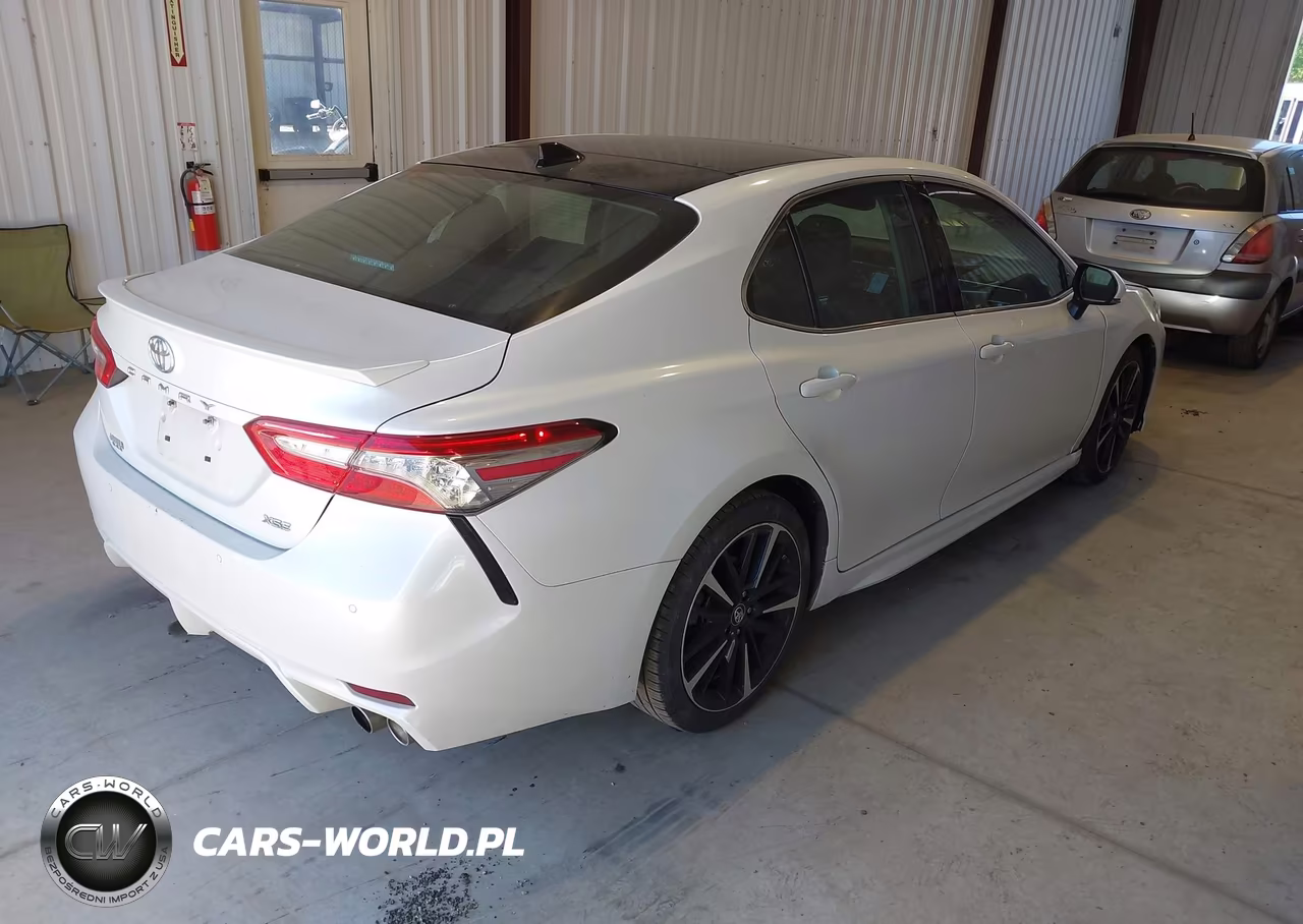 2018 Toyota Camry Xse V6 VIN:4T1BZ1HK4JU012832 - 4