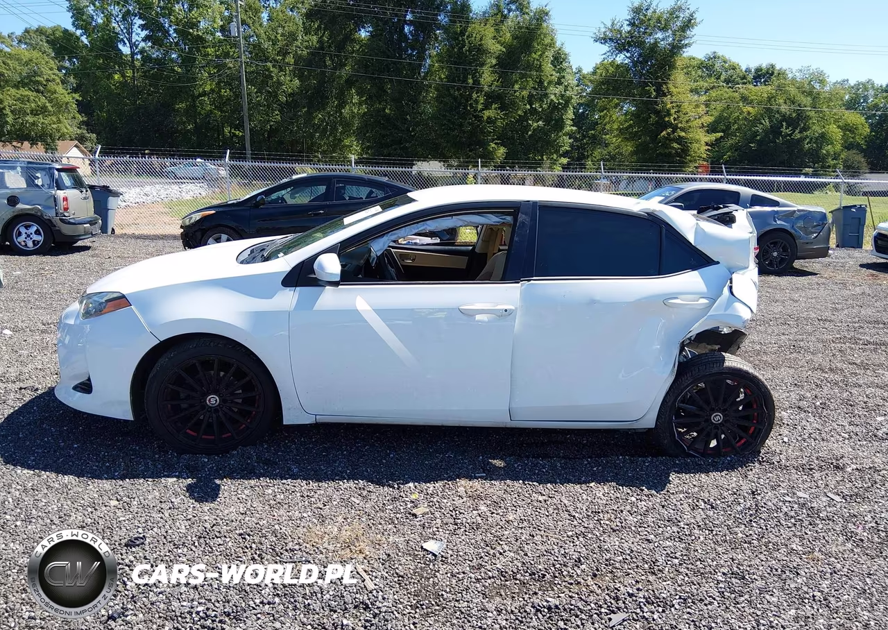 2018 Toyota Corolla Le VIN:2T1BURHE2JC010439 - 15