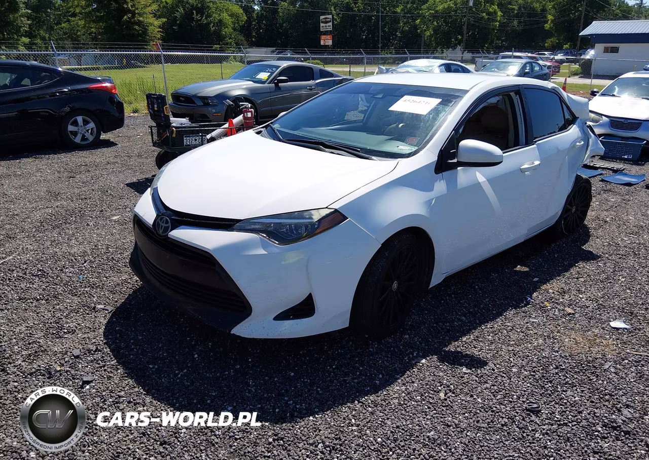 2018 Toyota Corolla Le VIN:2T1BURHE2JC010439 - 2