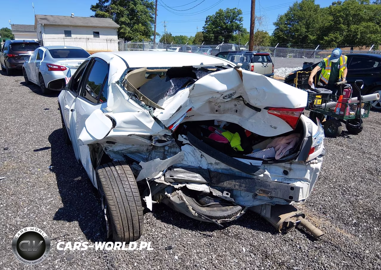 2018 Toyota Corolla Le VIN:2T1BURHE2JC010439 - 6