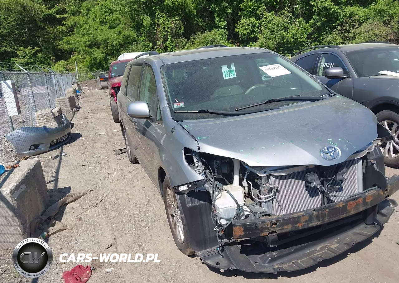2011 Toyota Sienna Xle – zdjęcie 1 z 17