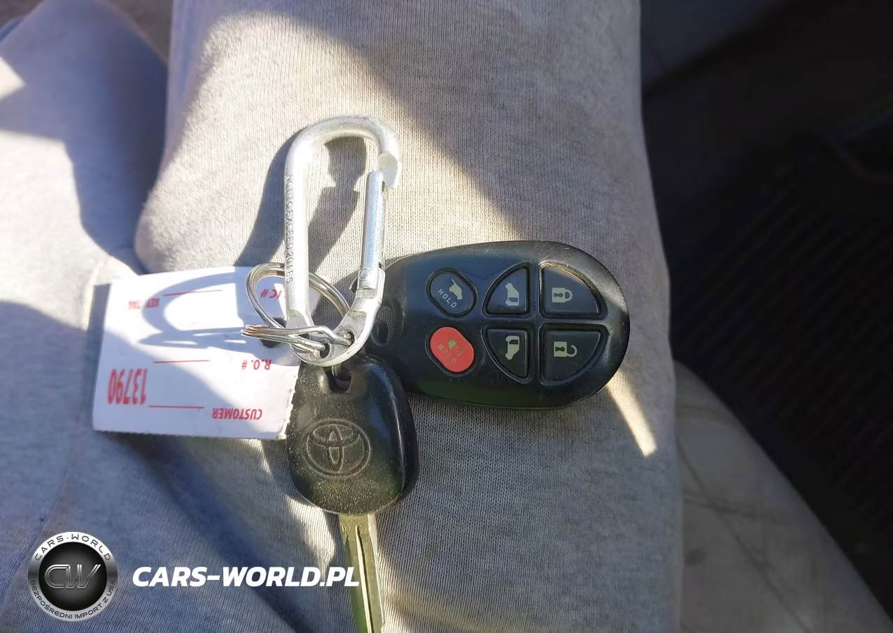 2011 Toyota Sienna Xle VIN:5TDDK3DC1BS001904 - 11