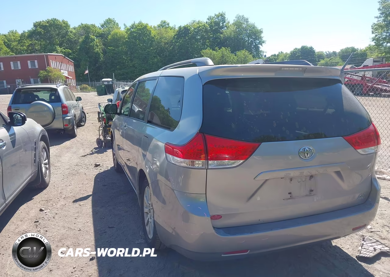 2011 Toyota Sienna Xle VIN:5TDDK3DC1BS001904 - 3