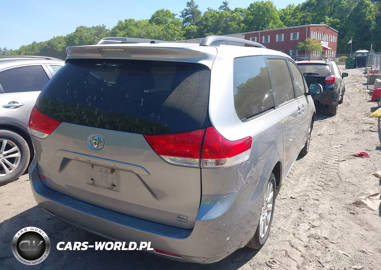 2011 Toyota Sienna Xle VIN:5TDDK3DC1BS001904 - 4
