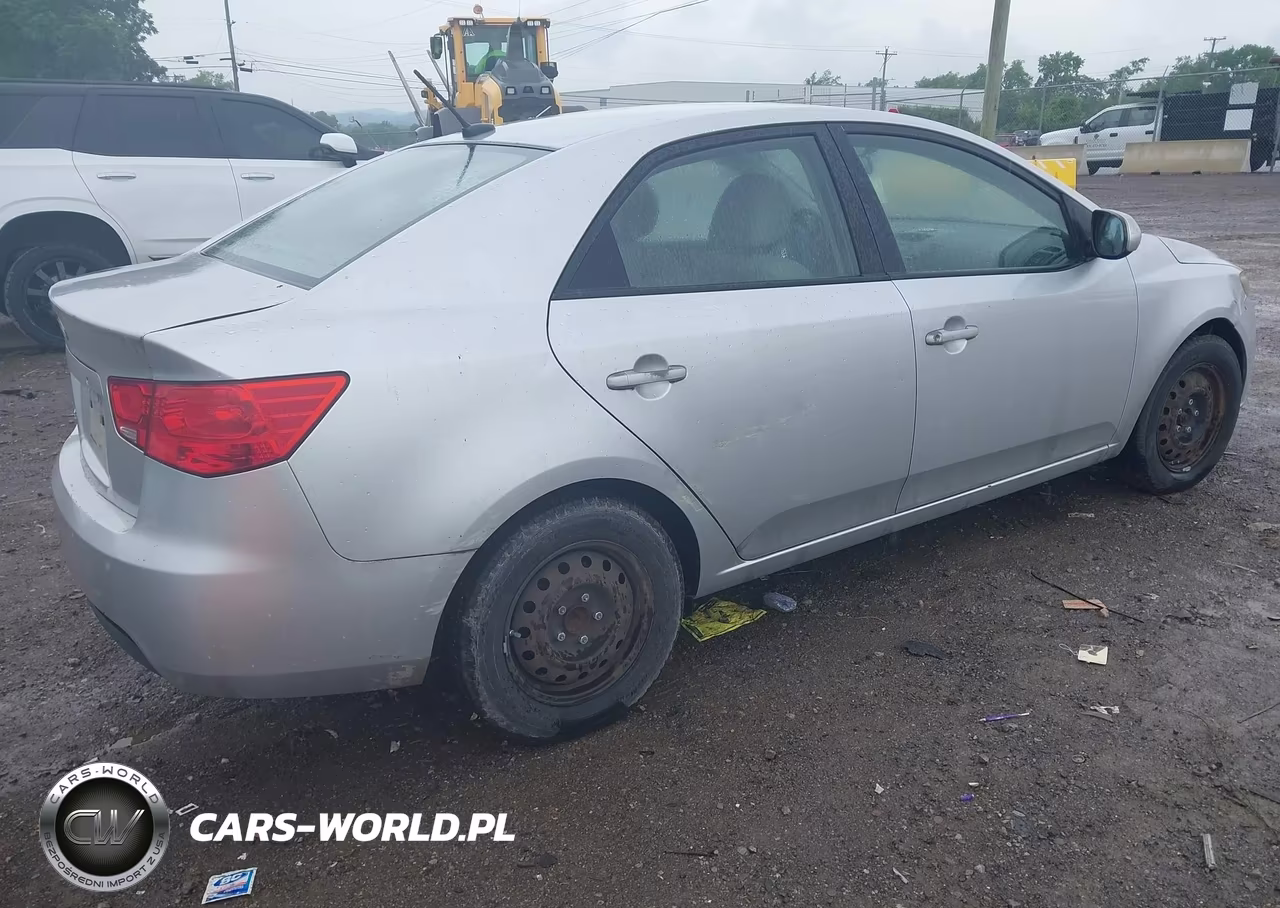 2010 Kia Forte Lx VIN:KNAFT4A23A5228567 - 4