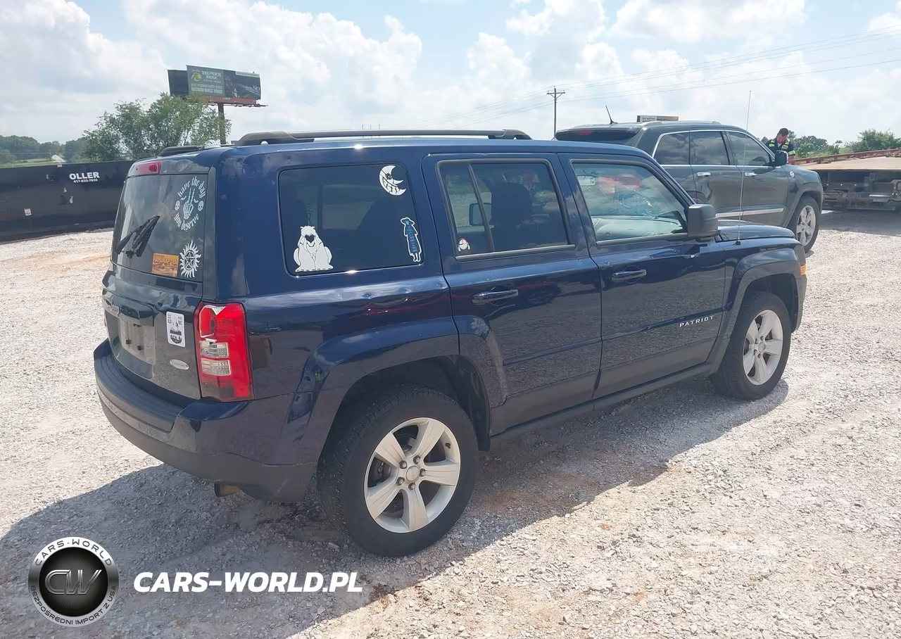2017 Jeep Patriot Latitude 4X4 VIN:1C4NJRFB1HD181551 - 4