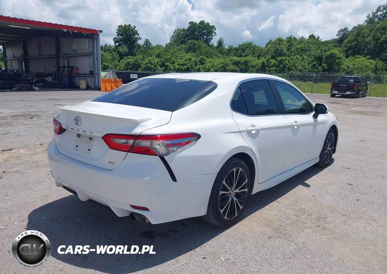 2018 Toyota Camry Se VIN:4T1B11HK8JU668569 - 4