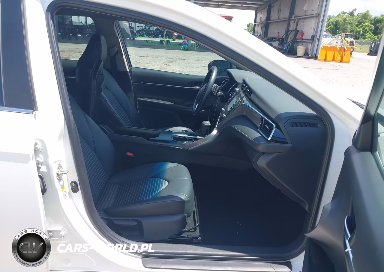 2018 Toyota Camry Se VIN:4T1B11HK8JU668569 - 5
